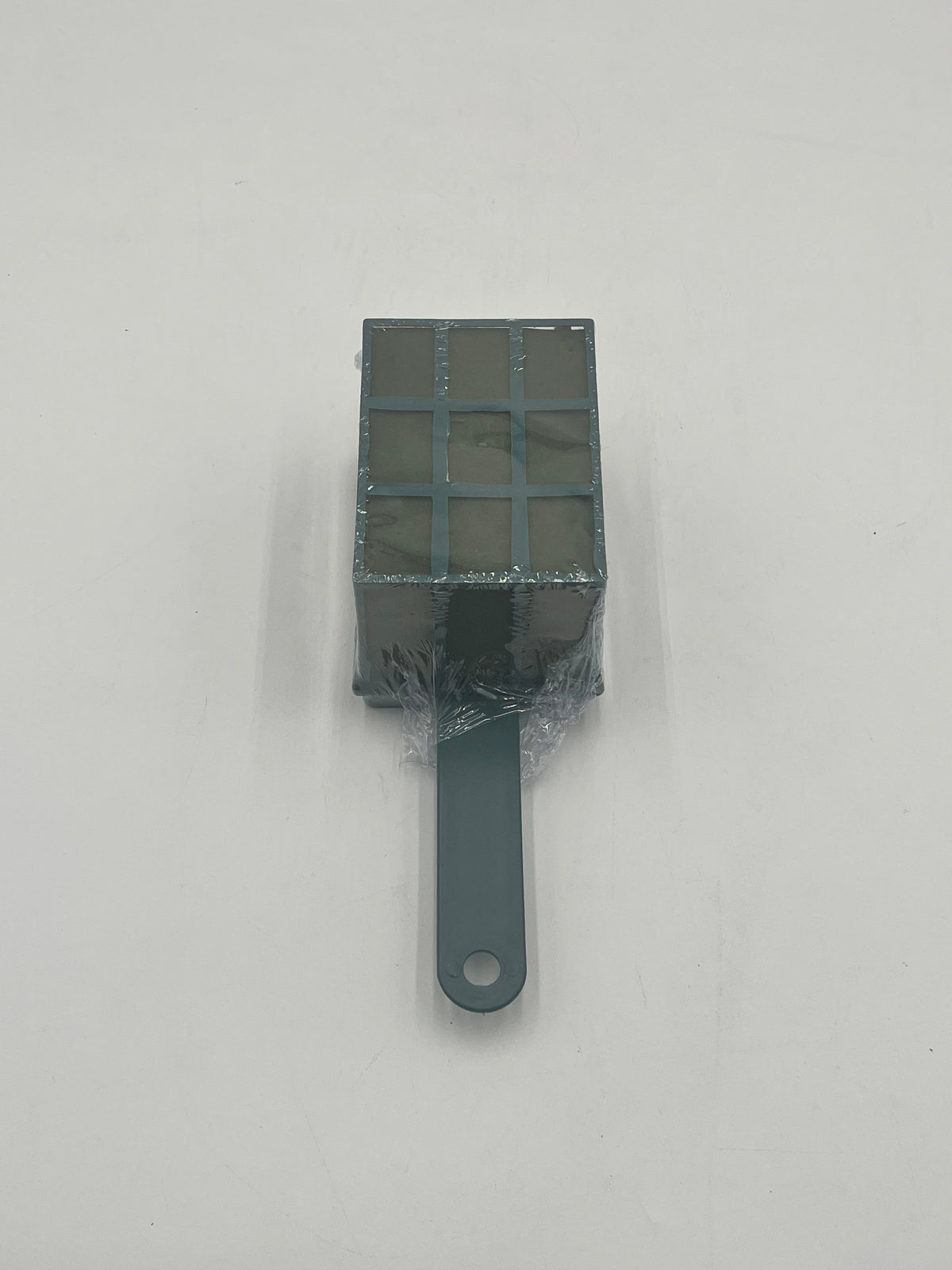 Floral foam cage holders with handles in small 4x3x3 & medium 7x5x3 sizes. Perfect for sturdy flower arrangements & displays. Sold by floralsuppliespoint1.com