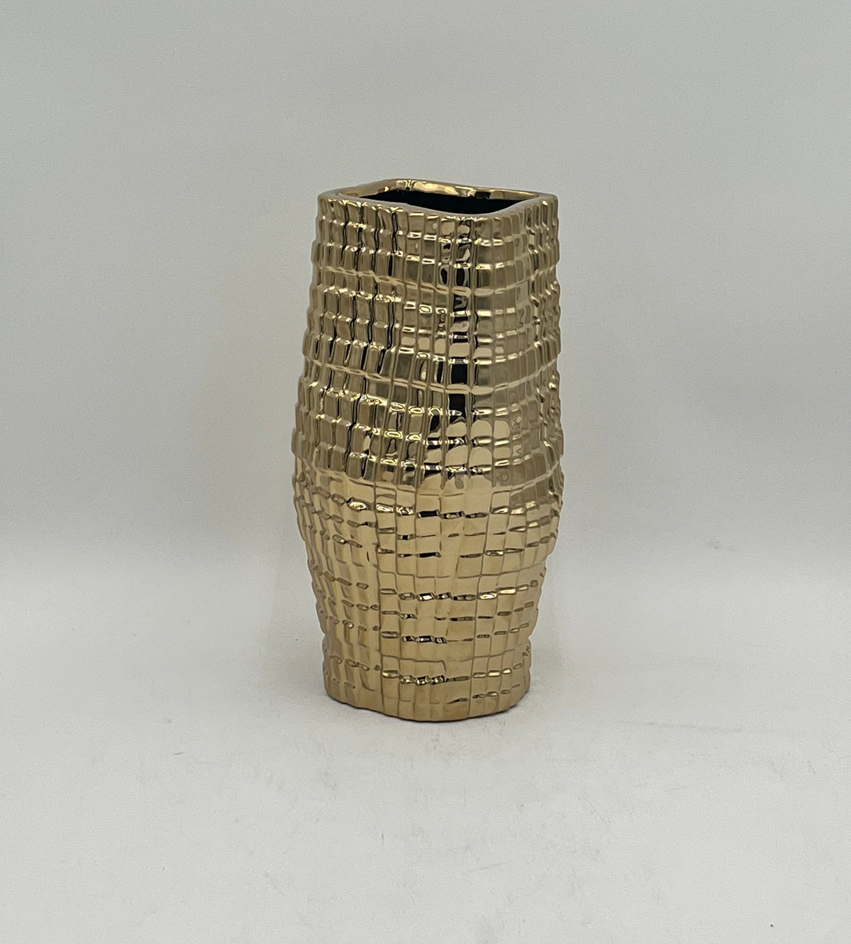 Tesserae Matrix ceramic vases in gold and silver with textured mosaic design. Modern luxury décor for floral arrangements sold by floralsuppliespoint1.com.