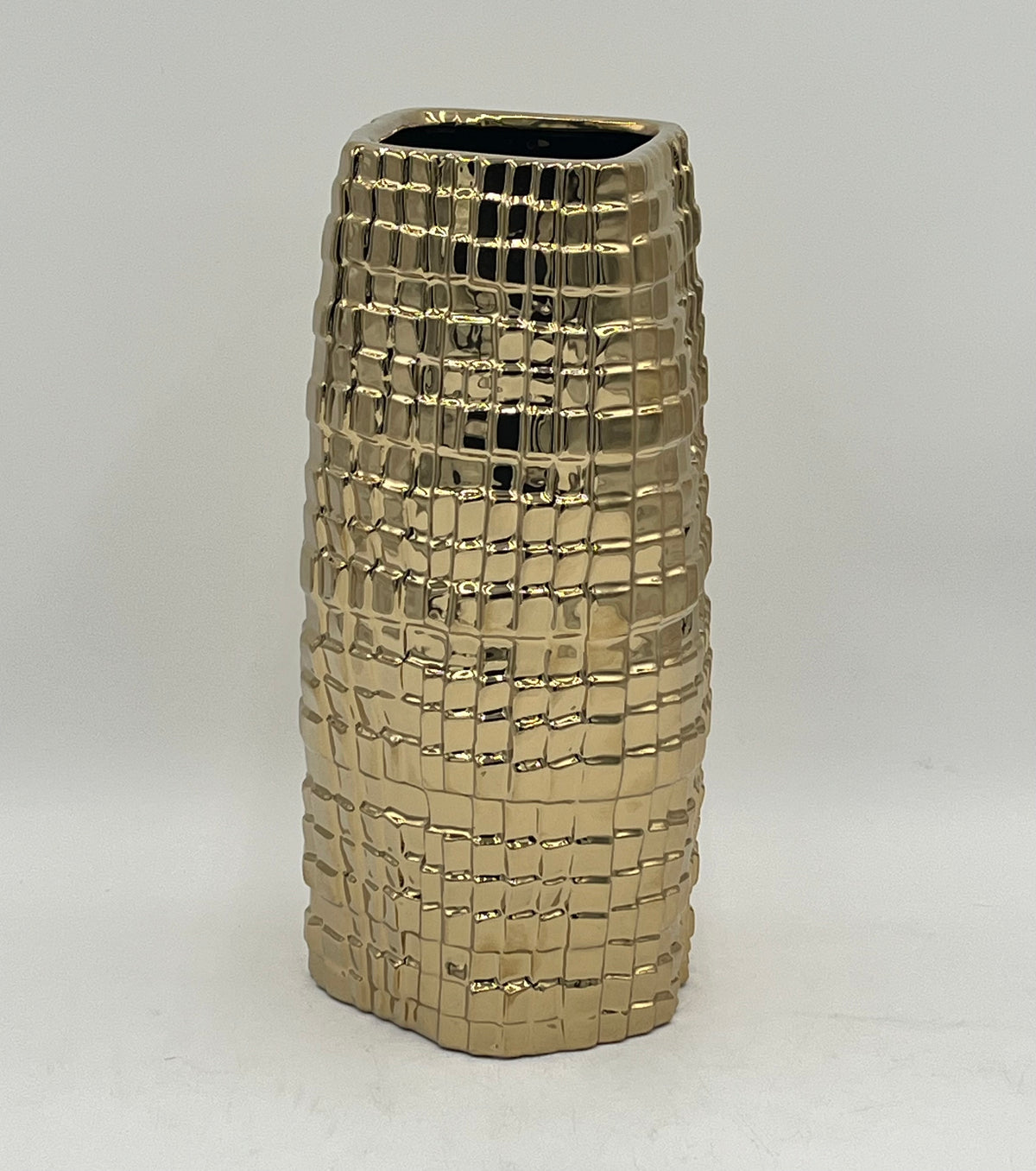 Tesserae Matrix ceramic vases in gold and silver with textured mosaic design. Modern luxury décor for floral arrangements sold by floralsuppliespoint1.com.