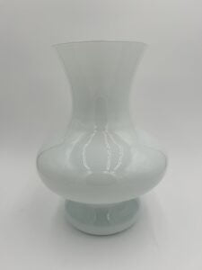 LG/XL Bambino Vase White - Stylish and versatile home decor accent