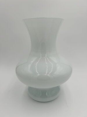 LG/XL Bambino Vase White - Stylish and versatile home decor accent