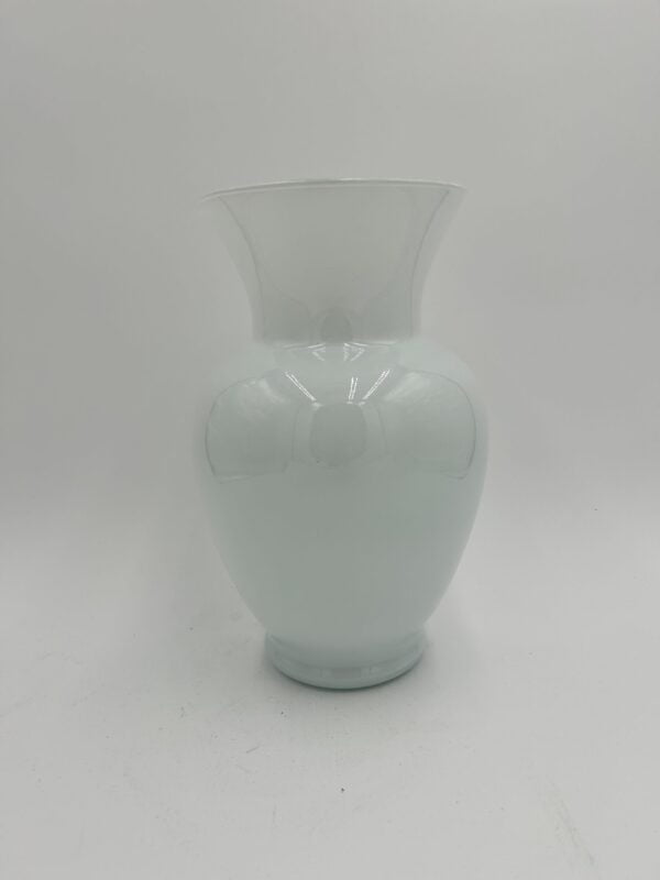 LG #214 Vase White - Sleek home decor accent